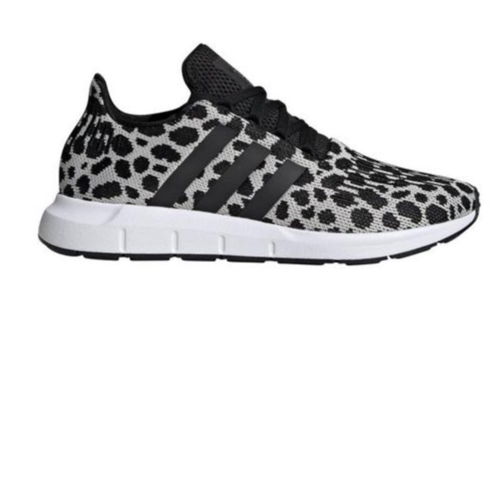 Adidas swift run sneakers